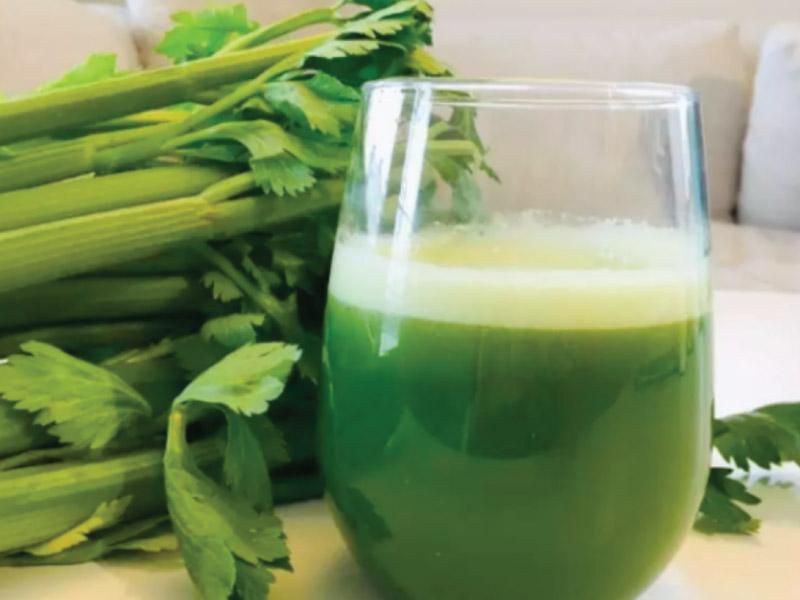 Nên sử dụng nước ép cần tây vào buổi sáng