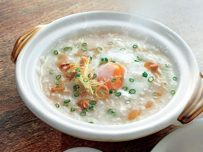 Bệnh nhân ung thư amidan nên ăn thức ăn loãng