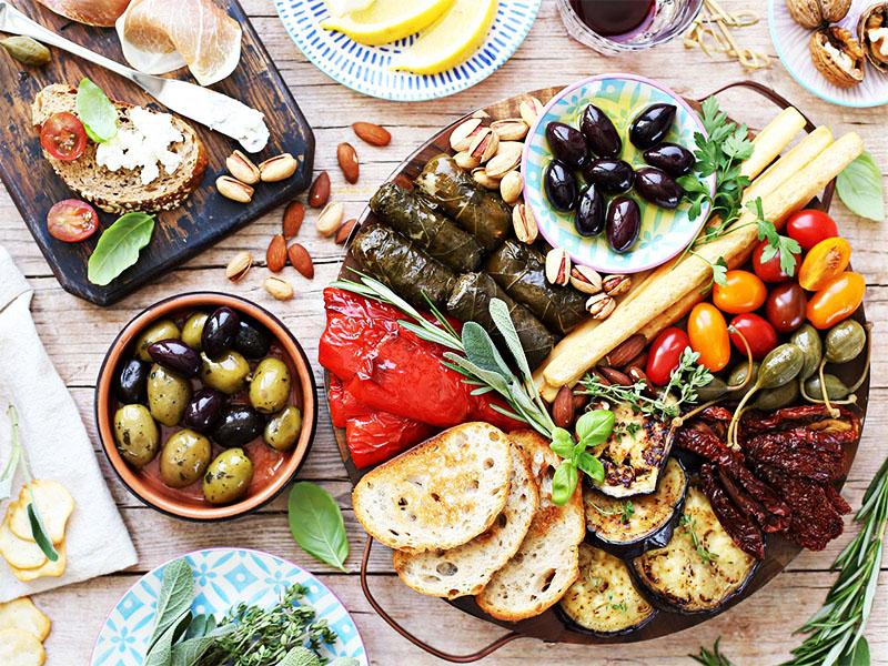 Bệnh nhân ung thư nên ăn đa dạng các loại thực phẩm