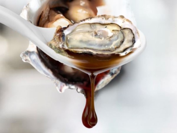 Dầu hào làm từ gì? Sự thật đằng sau cái tên “oyster sauce”