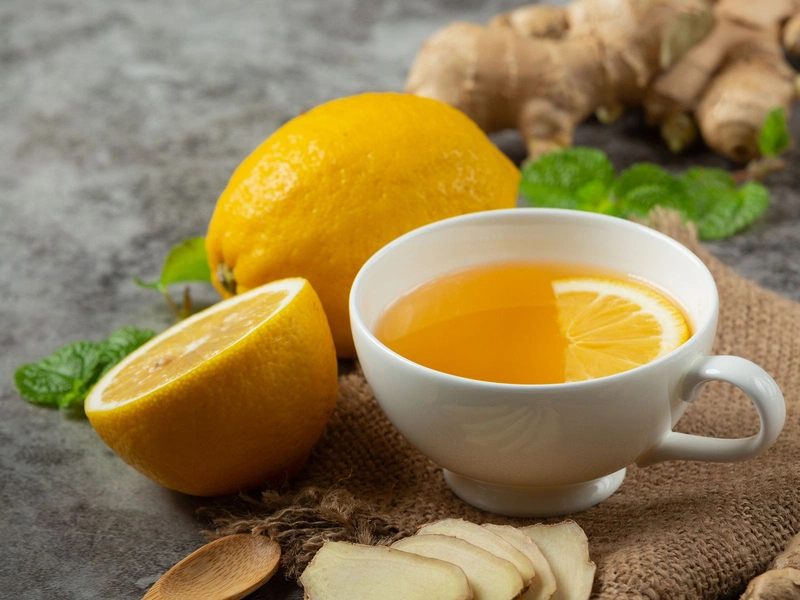 Chữa cảm lạnh bằng mật ong, chanh và gừng