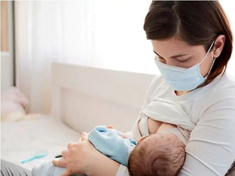 Mẹ bị cảm lạnh có cho con bú được không?