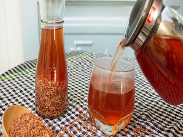 Có nên uống nước gạo lứt mỗi ngày? Câu trả lời không hoàn toàn đơn giản