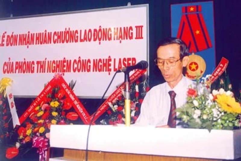 Thầy thuốc ưu tú Lê Hưng